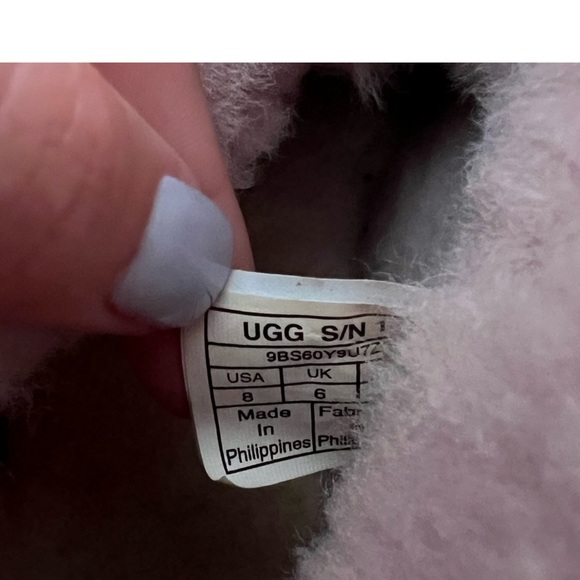 Light pink UGGS - Picture 6 of 6